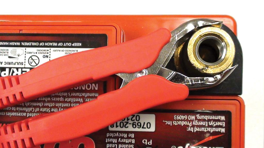 [Официальный Techmate] Кабель с зажимом-крокодилом OptiMATE O-14. Совместимо со всеми моделями OptiMate1,2,3,4,5,6,7. Допустим выходной ток до 10А.