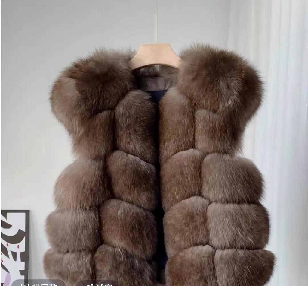 Autumn and winter new whole fur fox fur coat women's vest vest temperament versatile and thin short fur collar