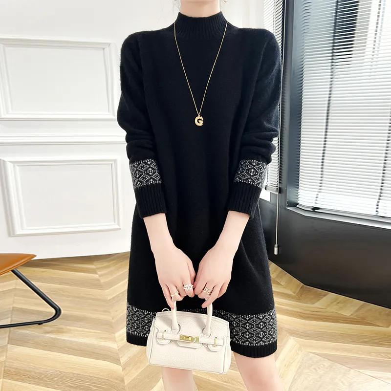 Женская юбка-базовый слой из шерстяного трикотажа свободного кроя на осень/зиму. Удобное платье с высоким воротом