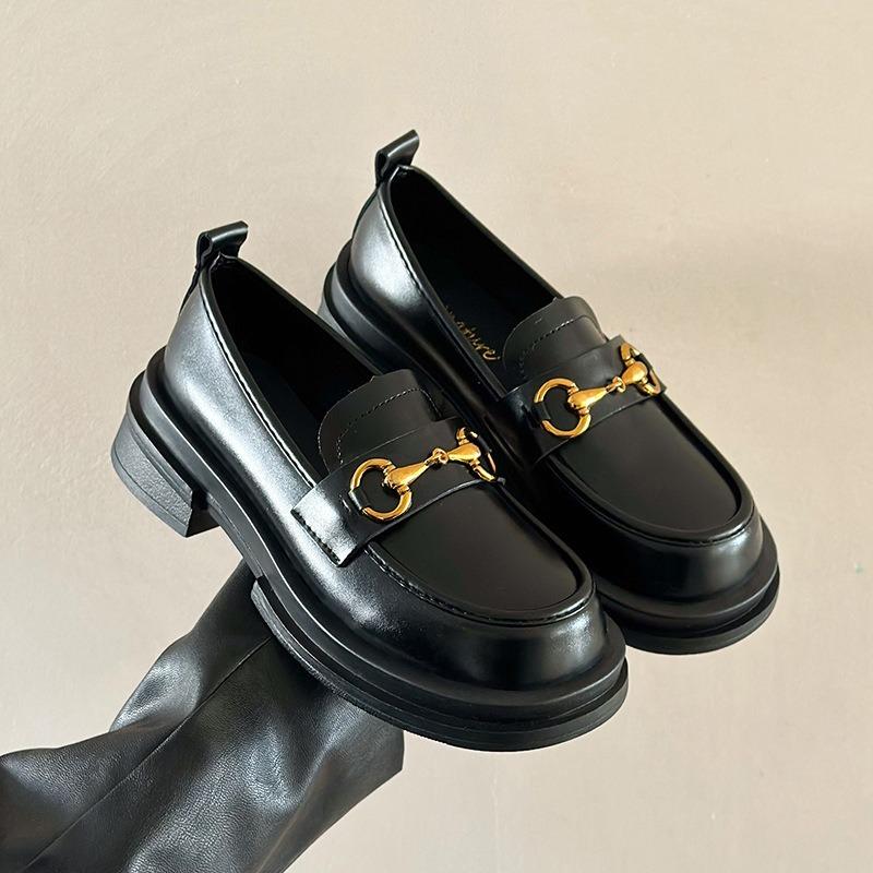 Женские мокасины 2024 Весна Металлические кнопки Черные женские туфли на платформе Модные JK Лолита Мягкая подошва Студенческие кожаные туфли для офиса