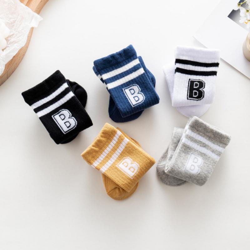 Весенне-летние гольфы для маленьких мальчиков и девочек, хлопковые дышащие чулки с буквами, длинные носки для новорожденных и малышей, От 0 до 2 лет