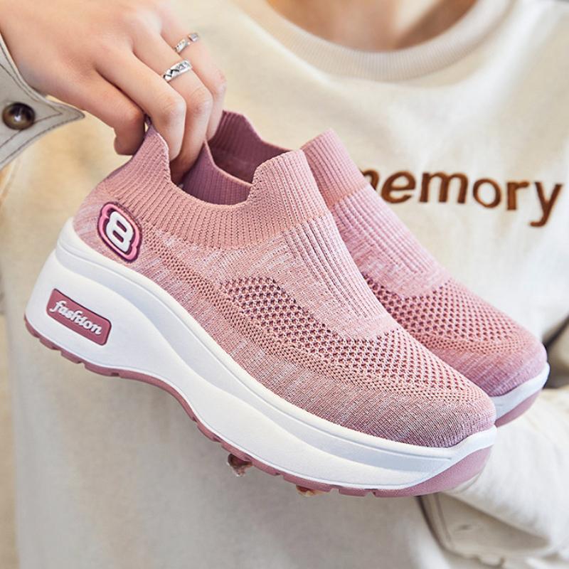 Модные женские кроссовки на танкетке, сетчатые дышащие женские лоферы слипоны на платформе, вулканизированная обувь для женщин, спортивная женская обувь