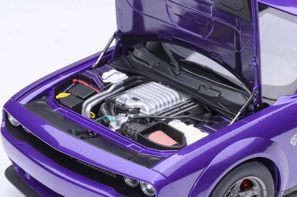 AUTOart 118 Dodge Challenger SRT Super Stock 2023 (Жемчужный Фиолетовый [СЛИВОВЫЙ БЕЗУМНЫЙ]) Готовая модель 71768