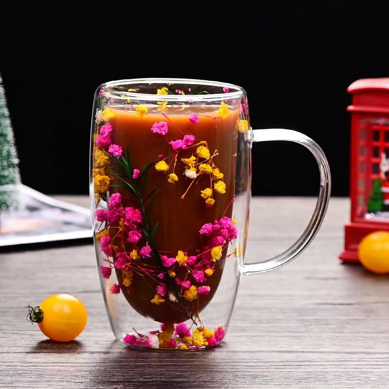 Двухслойная стеклянная чашка Shineqi с лепестками сухих цветов