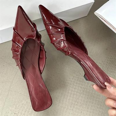 Модные женские шлепанцы Eilyken из лакированной кожи с острым носком, мюли на низком каблуке, обувь высокого качества, модное платье, zapatos de mujer