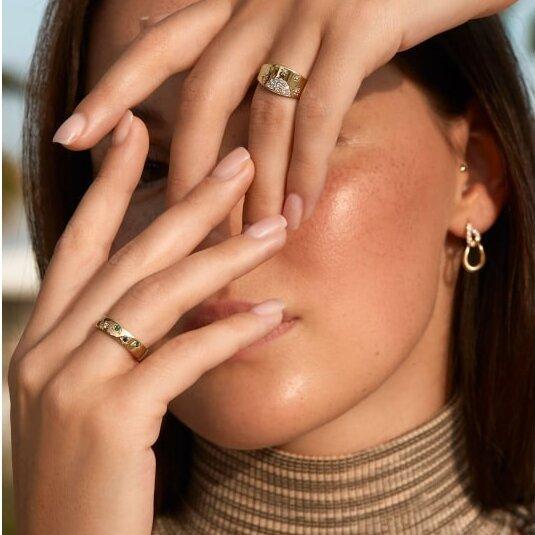 18K gold star moon ring, colored zircon high-end ring, light luxury accessories.