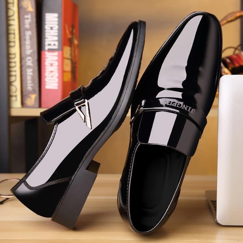 Men's Korean Style Trendy Patent Leather Pointed Toe Slip-On Dress Shoes.