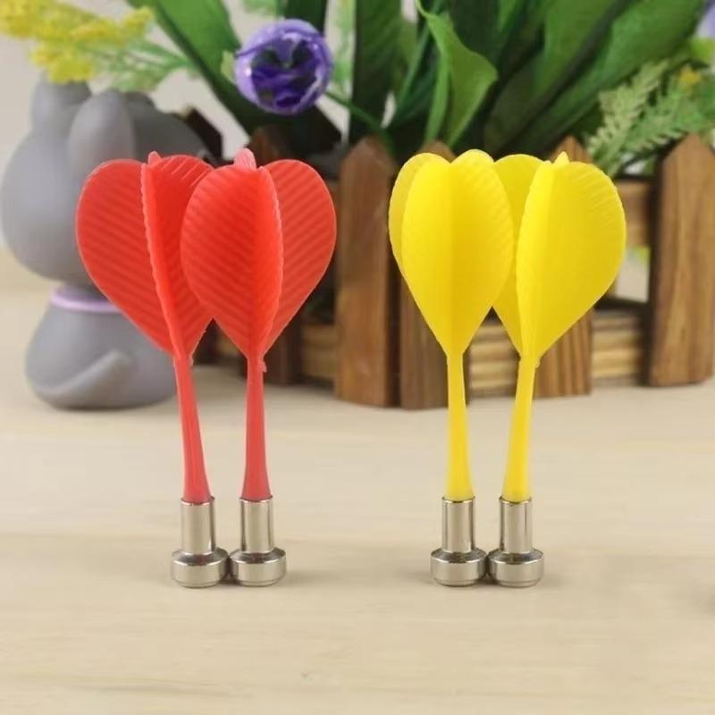 3 шт./партия пластиковых дротиков для дартса «Бычий глаз» для двусторонней магнитной доски, магнитные дротики с оперением (цвет случайный) Дартс