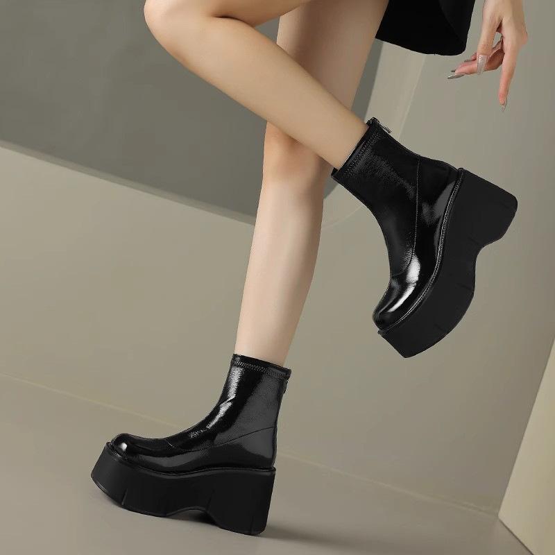 Супер туфли на высоком каблуке черные ботинки Мартин для женщин, маленькая толстая подошва-маффин увеличивает рост и универсальность 2025 новые ботинки Мартин для женщин