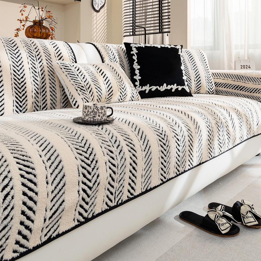 Плюшевая подушка для дивана: Новый стиль Осень/Зима 2025, Нескользящий чехол из кожи и ткани для четырех сезонов, Легкая роскошь, Высококачественный комплект одеял