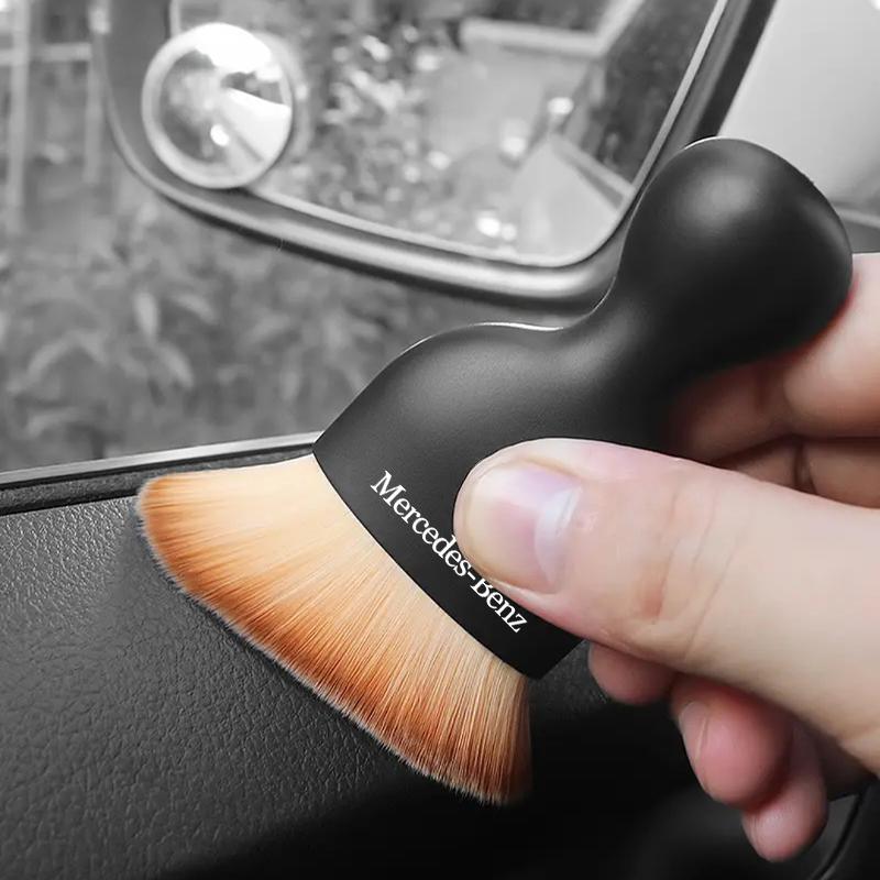 1/2pcs Car Crevice Dust Removal Artifact Brush Cleaning Brush Tool For Mercedes Benz AMG W204 W205 W203 W211 W212 W213 W201 W210 GLA GLC