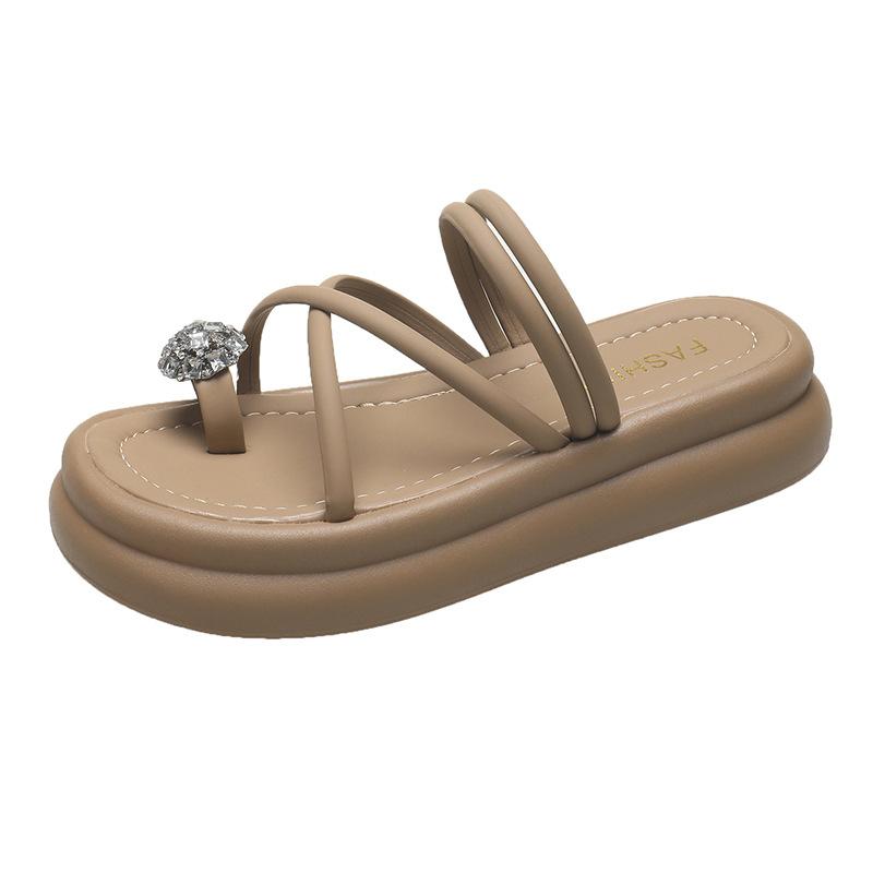 Thick-bottomed bread slippers women's outer wear 2025 summer new Internet celebrity fashion simple versatile open-toe word with sandals