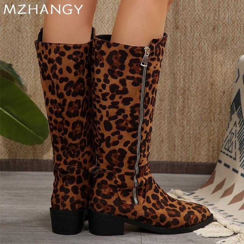 Модные женские леопардовые высокие сапоги из замши до колена на низком каблуке, женские модные зимние повседневные мотоциклетные сапоги 2025 года Mujer Botas