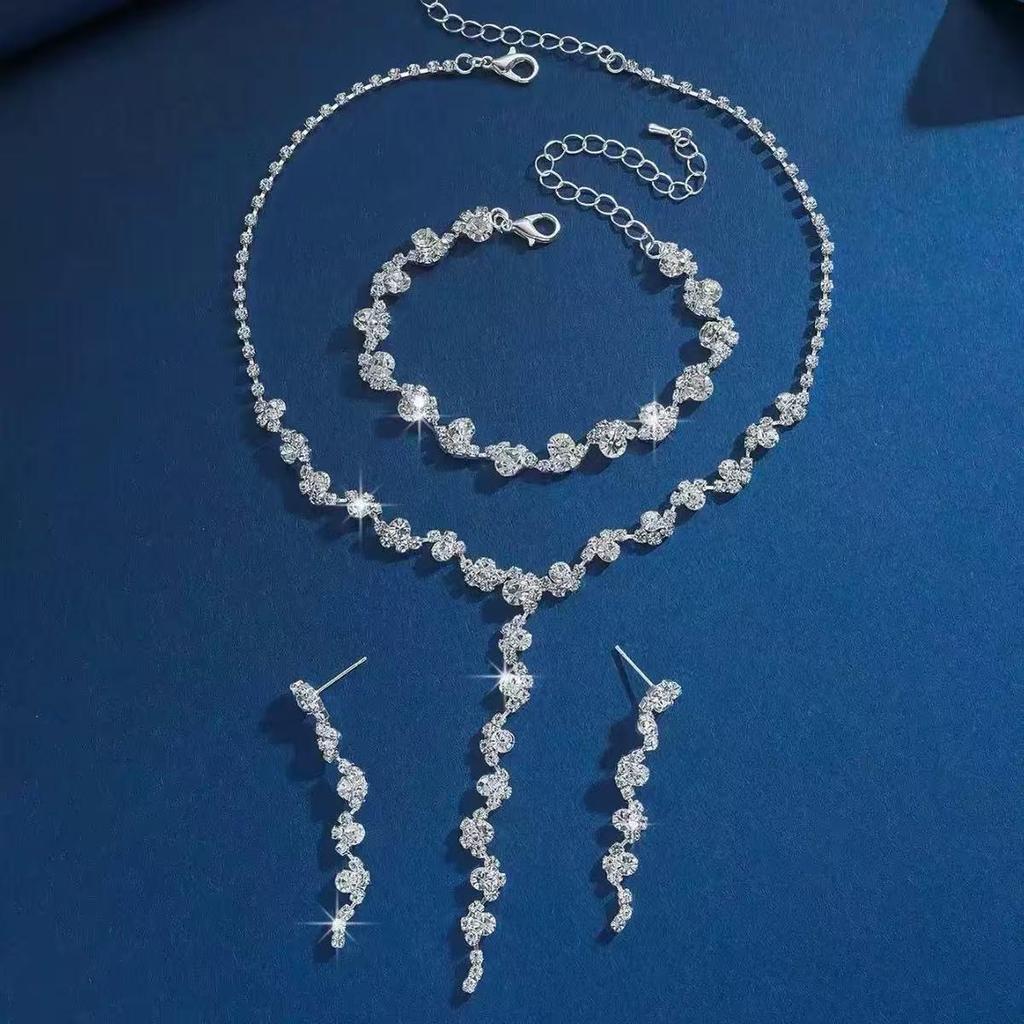Элегантный межконтинентальный свадебный набор из страз: колье и серьги