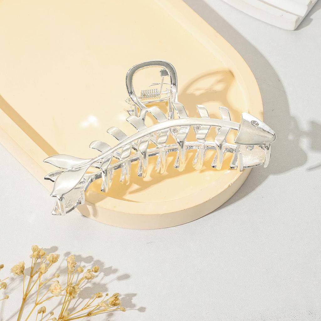 Korean Style Elegant Metal Hair Claw Clip for Women - Shark Claw Design