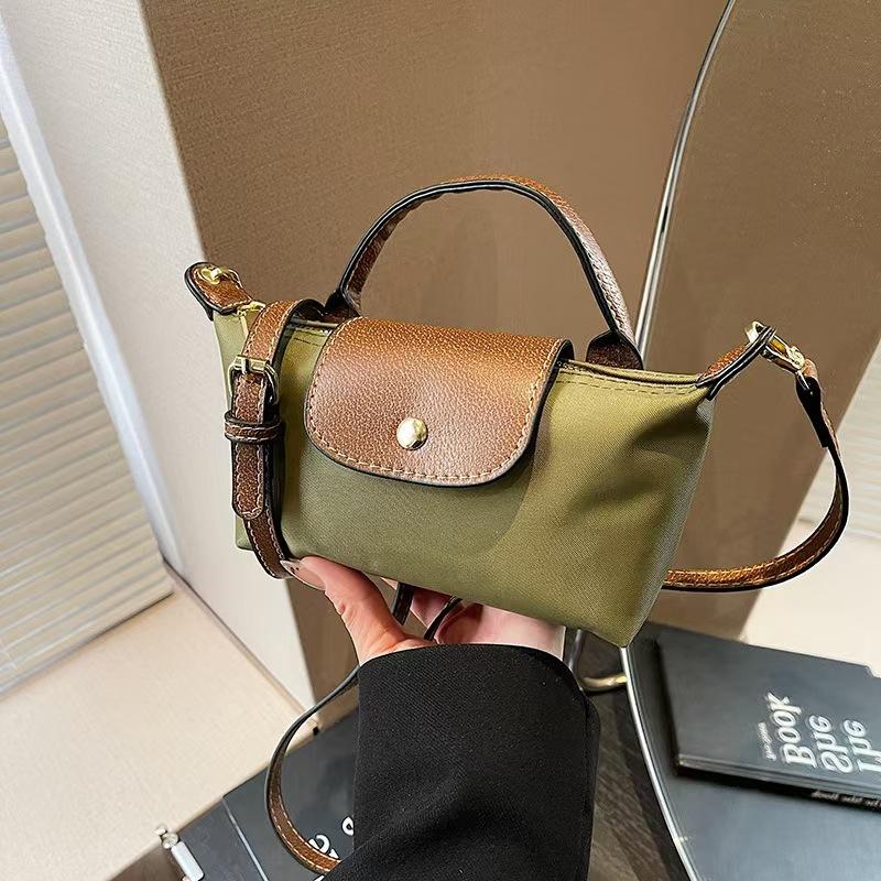 Super Fire Mini Girl Niche Portable Dumpling Bag High-End Nylon Cloth Messenger Mobile Phone Bag