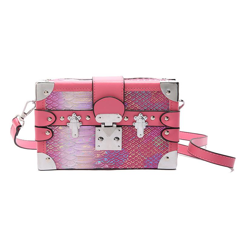 Women's bag 2025 new European and American fashion rivet shoulder bag ins niche design versatile messenger box bag