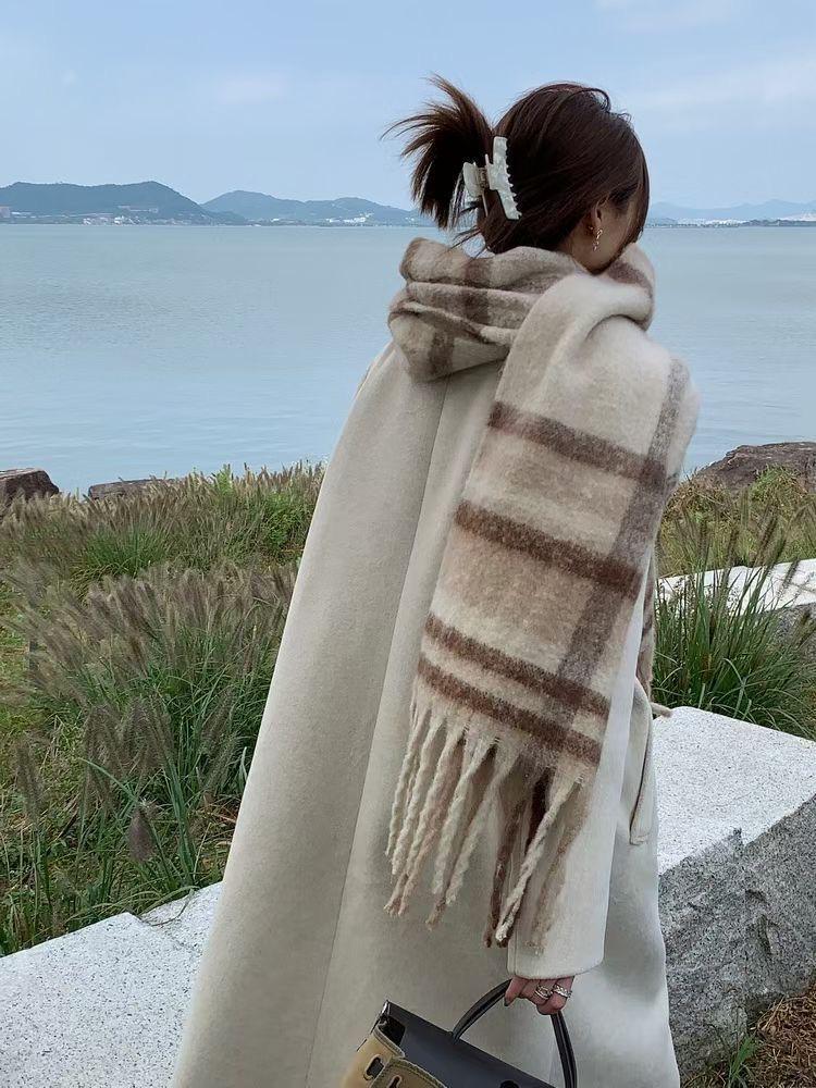 Женский толстый клетчатый шарф из пряжи — универсальный, теплый, в студенческом стиле для осени/зимы