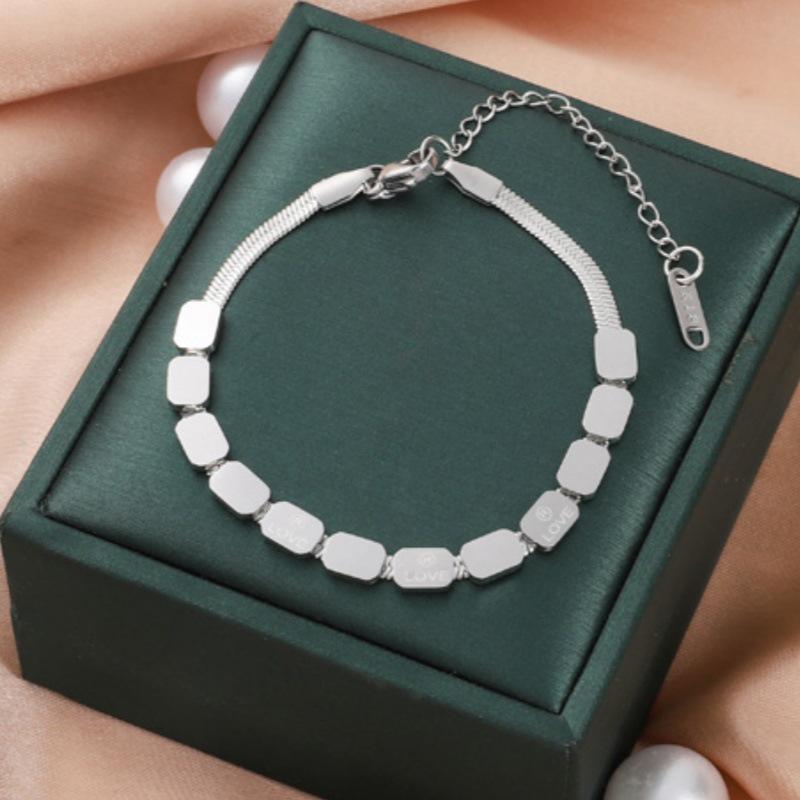 Корейский браслет женской моды из титановой стали Дун Дэмун - Нержавеющий, Высококлассный, Дизайн через границу.