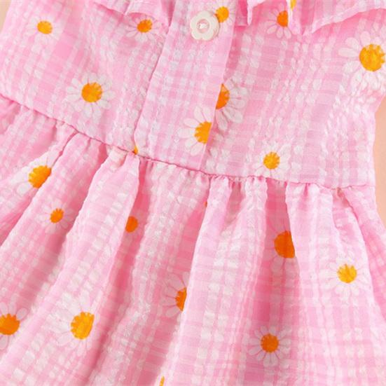 Платье для домашних животных с отложным воротником и короткими рукавами. Очаровательное платье-пуловер в клетку с цветочным принтом.