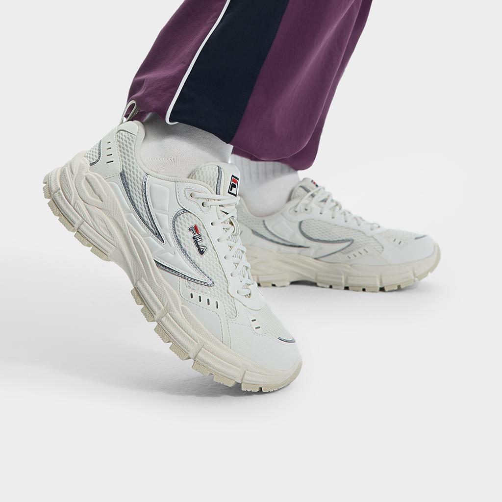 Fila Серебристые туфли с зубцами Мода Удобные Амортизирующие Прочные Низкие Кроссовки для бега Женские кроссовки Белые F12W512101FSW