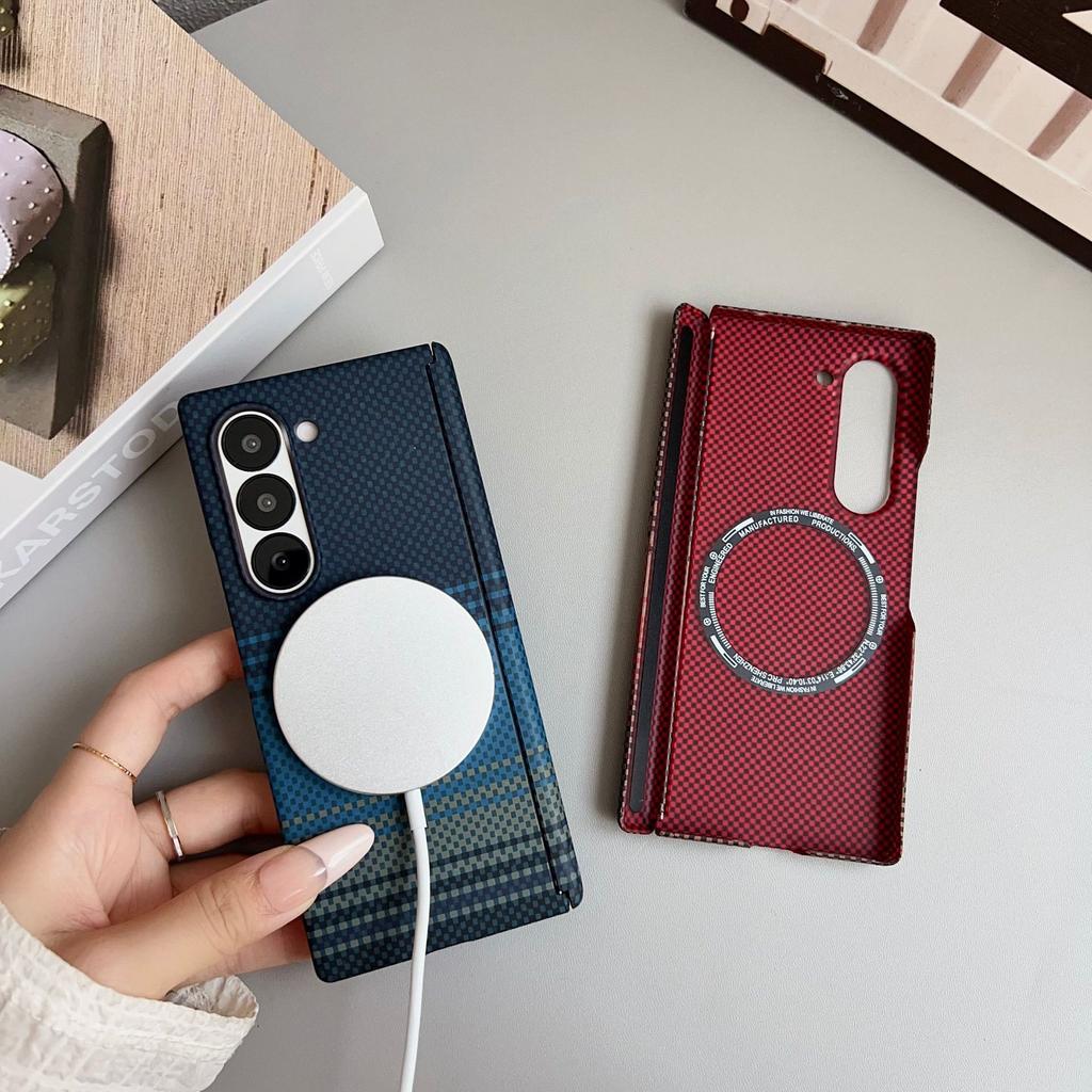 Suitable for Samsung Zfold7 6 5 Folding Mobile Phone Case Style Simple Business Carbon Fiber Pattern Magnetic Shaft Case