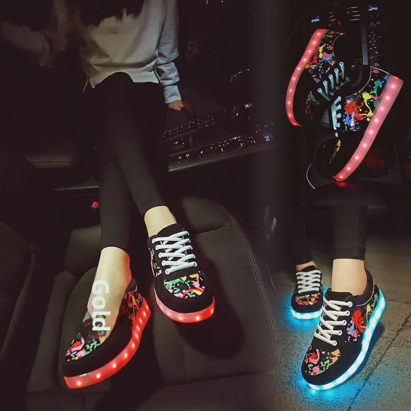 Летние кроссовки для пар с граффити и светодиодной подсветкой с зарядкой через USB