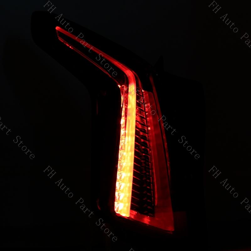 Car Rear Bumper Tail Light Brake Stop Turn Signal Lamp Rearlamp For Cadillac XT5 2020 2025 Taillight Taillamp