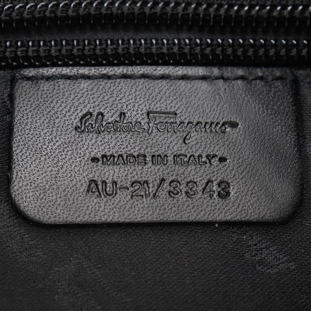 Salvatore Ferragamo Сумка на плечо Gancini AU-21/3343 Сумка-хобо Красный холст Женская Б/у