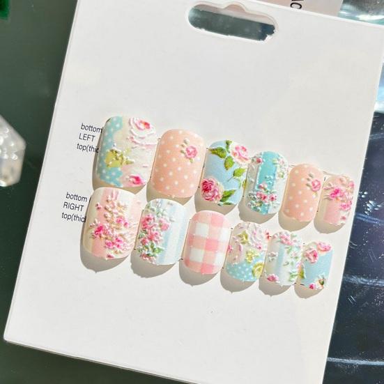 Ногти с клеем Красочное 3D-тиснение Квадратное короткое наращивание ногтей Полное покрытие