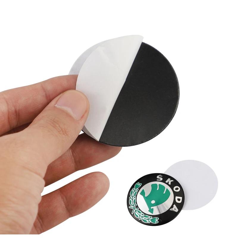 Автомобильная наклейка 2026 Горячая 4 шт. Наклейки на центральные колпачки ступицы колеса автомобиля Накладка-значок диска Для Skoda Octavia Fabia Rapid Superb Yeti Enyaq Kod