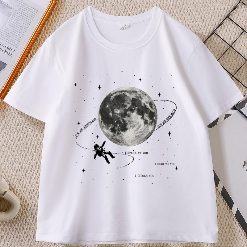 Vintage Astronaut Moon T-Shirt Retro Moon Graphic Tee Cotton Short Sleeve Round Neck Printed T Shirts Casual Unisex Streetwear