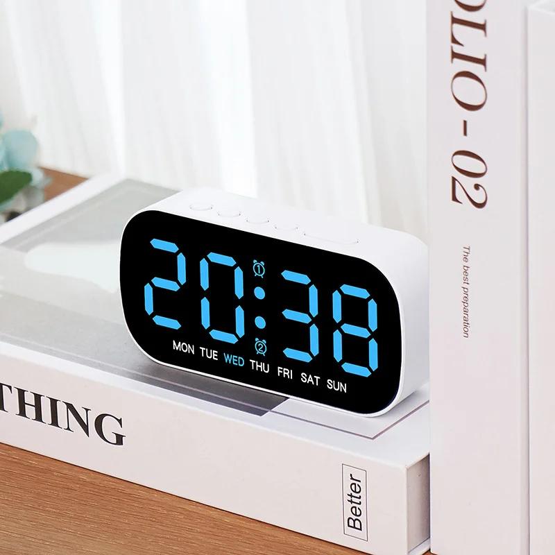 USB Powered Digital Alarm Clock Temperature Date Week Dual Alarm Night Mode Snooze Clock 5 Levels of Brightness 12/24H LED Clock