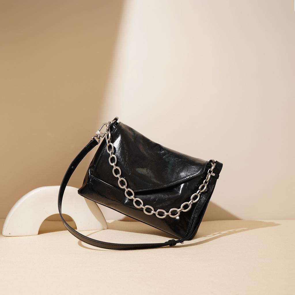 New Versatile Cowhide Square Women's Bag Premium Simple Zipper Shoulder Messenger Bag