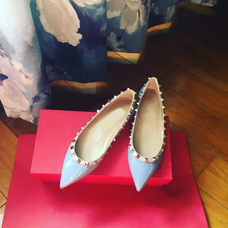 Овчина~ Классические кожаные туфли с заклепками, туфли-лодочки с мелким вырезом и острым носком, женская обувь в стиле OL, мягкая подошва, туфли Мэри Джейн, женские балетки