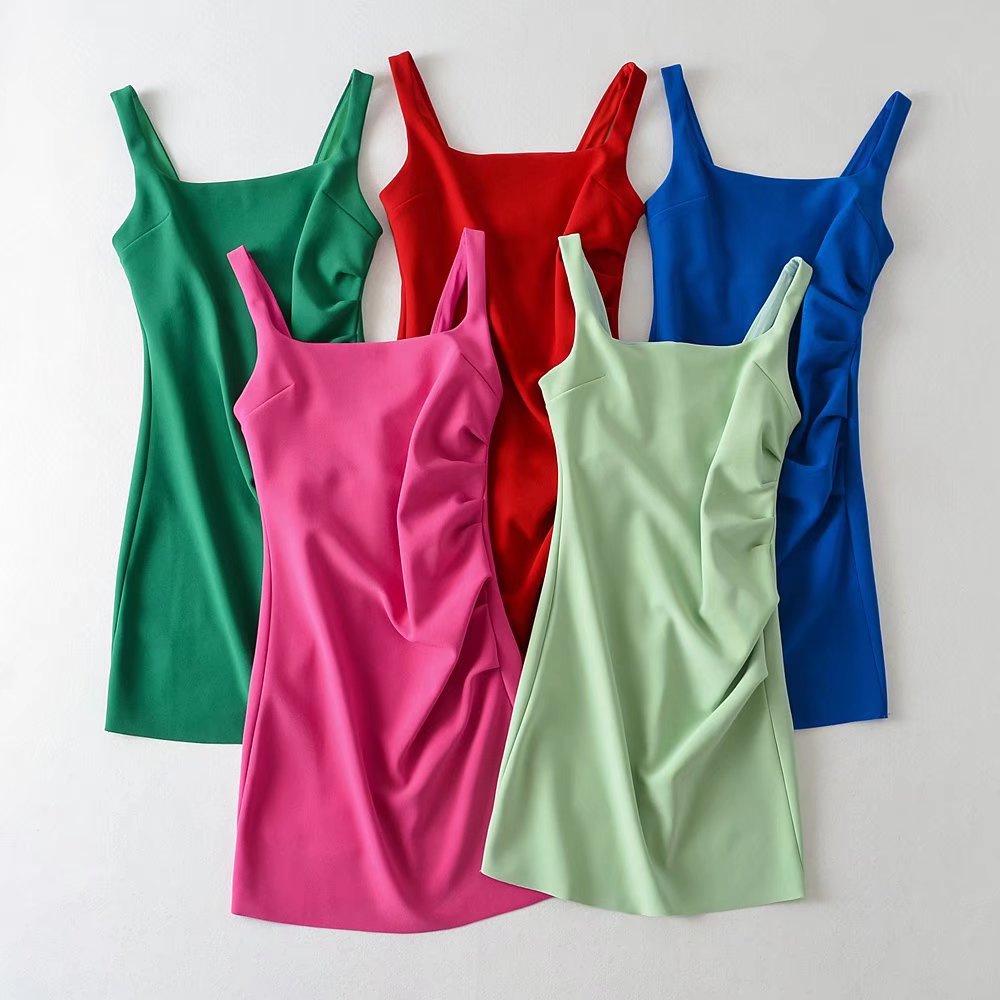 Женское однотонное летнее платье-бодикон без рукавов с квадратным вырезом и плиссировкой