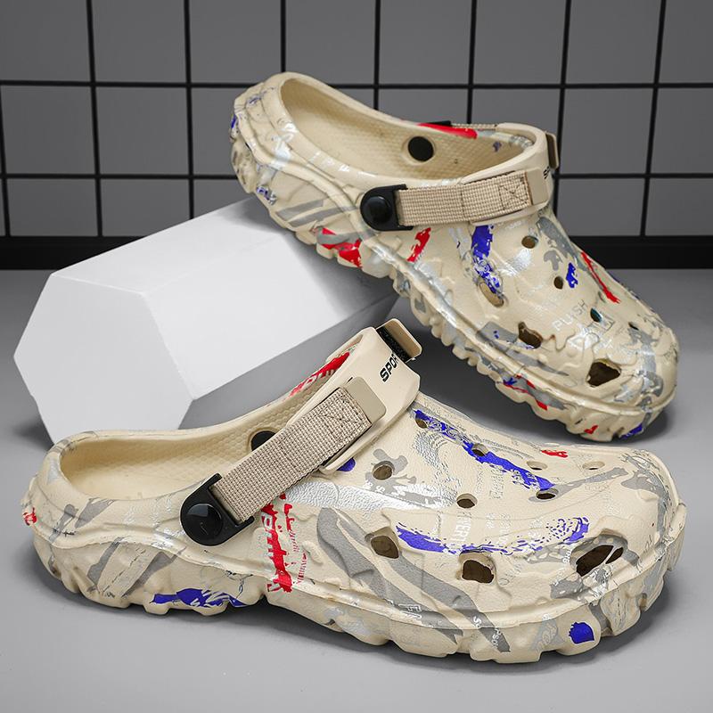 Fashion Summer Men Garden Clogs 2025 Summer Slippers for Men Outdoor Slide Soft Beach Shoes Male Summer Sandals