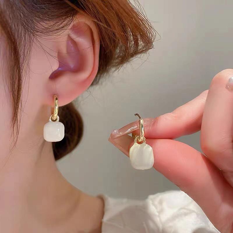 Зеленые двухсторонние серьги в форме сердца - модный квадратный дизайн с каплями масла