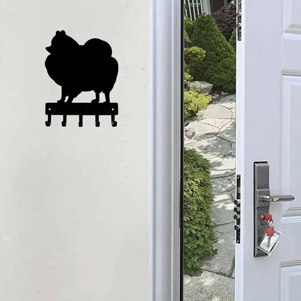 Pomeranian Dog Keychain Holder: Metal Pendant Wall Art Home Decor with Wall-mounted Hooks for Key Storage and Display