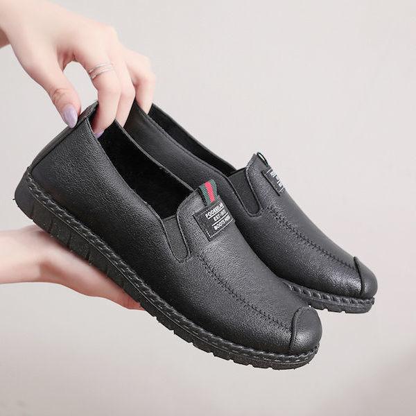 Повседневная женская обувь. Старинная обувь. Новая модная обувь для мам. Туфли среднего возраста. Непромокаемая маленькая кожаная обувь на мягкой подошве.