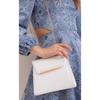 Белая женская сумка через плечо с цепочкой