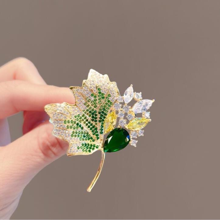 Maple Leaf Corsage Fashionable Temperament Versatile Exquisite Light Luxury High-end Brooch