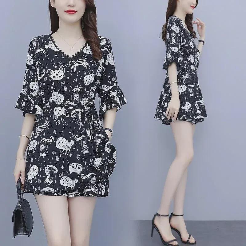 Женский летний комплект большого размера из двух предметов с кружевным воротником и эффектом похудения: Топ с коротким рукавом и шорты с принтом