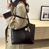 Large Capacity Tote Bag Women's New Fashion Shoulder Bag Minimalist Style Niche Design Armpit Bag