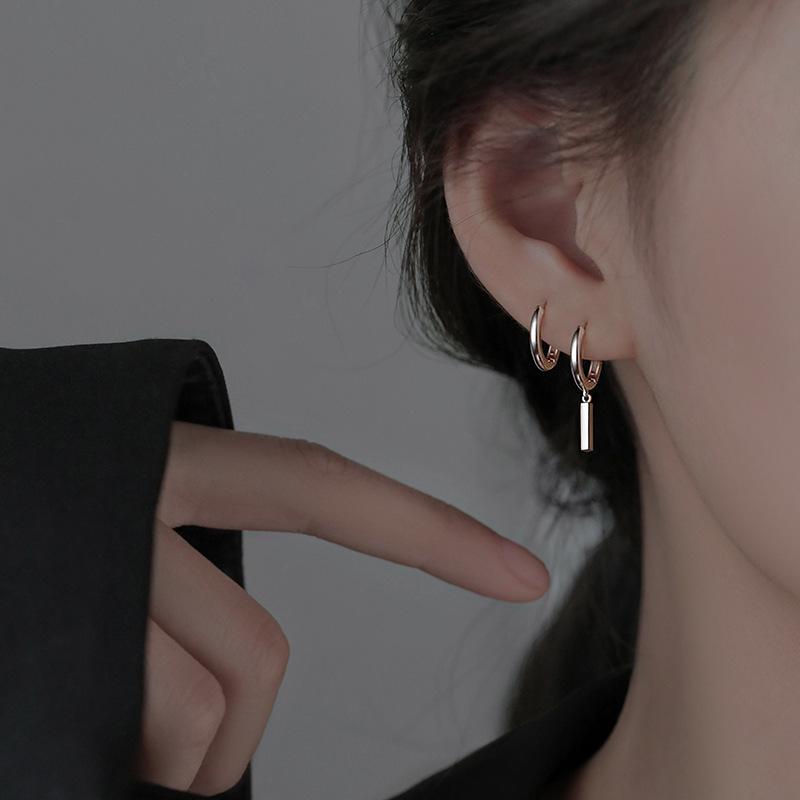 Серьги-палочки из стерлингового серебра 925 пробы - Дизайн ниши легкой роскоши, женские пусеты, Зима 2023.