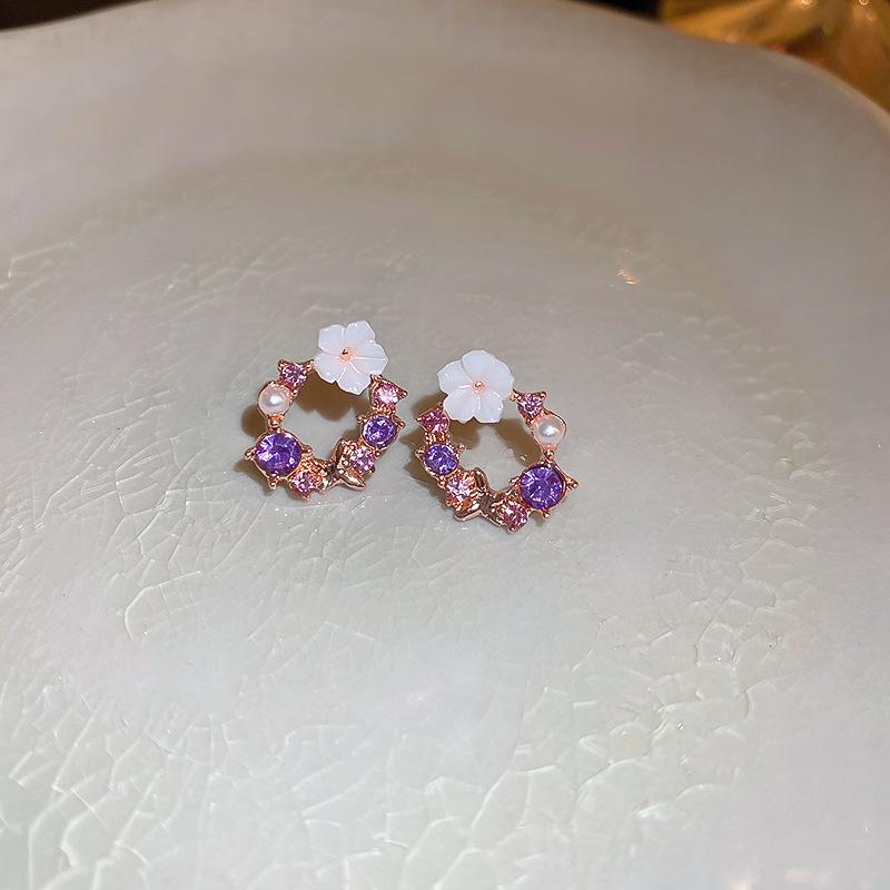 Серьги-кисточки с цветком, инкрустированным бриллиантами 'Серебряная игла' - Элегантные и модные серьги-пусеты высокого класса с уникальным дизайном