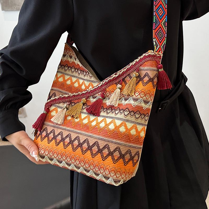 Ethnic Style Tote Bag For Women With Tassel For Daily Use