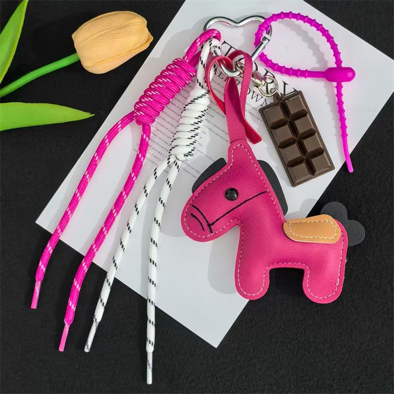 1 шт. Кожаный брелок-пони, плетеный шнурок, подвеска для рюкзака, аксессуары для подвешивания на сумку для телефона, DIY украшение