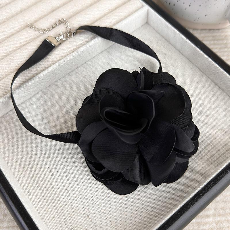 Европейско-американское модное колье с преувеличенным цветком, маленькое женское атласное колье в винтажном стиле с розой
