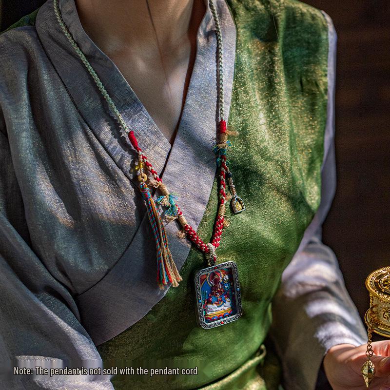 Тибетский кулон-компас «Восемь сокровищ» на плетеном шнурке-амулете